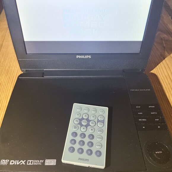 Phillips Rechargeable Portable DVD Player - Picture 4 of 8